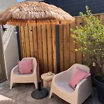 아파트 Beachhouse Noteboom, Omheinde Tuin